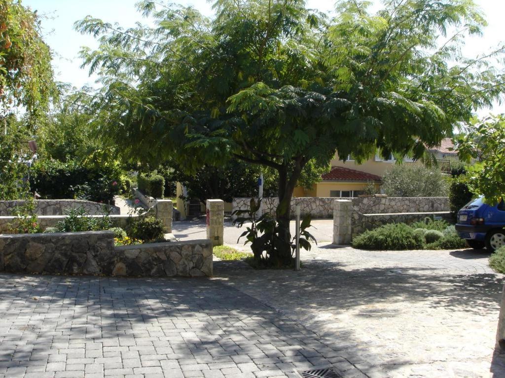 Grzalja-rozic Apartman *
